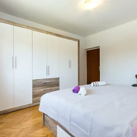 Apartman Jakov Nedescina
