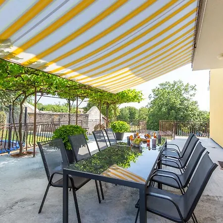 Apartman Jakov Apartment