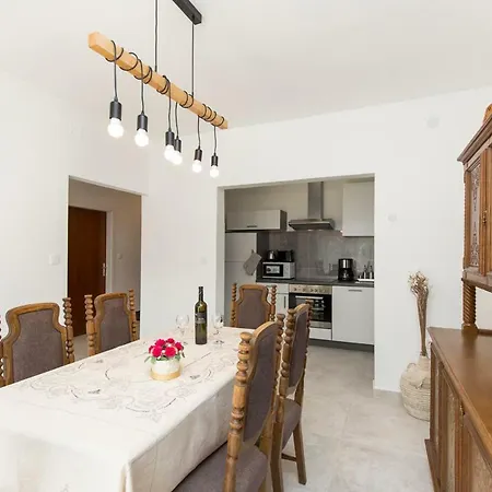 Apartman Jakov Apartment *
