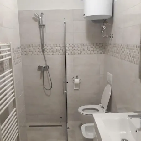 Apartman Jakov * Nedescina