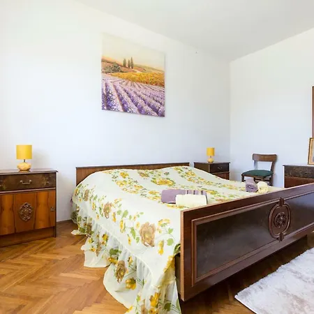 Apartman Jakov Apartment
